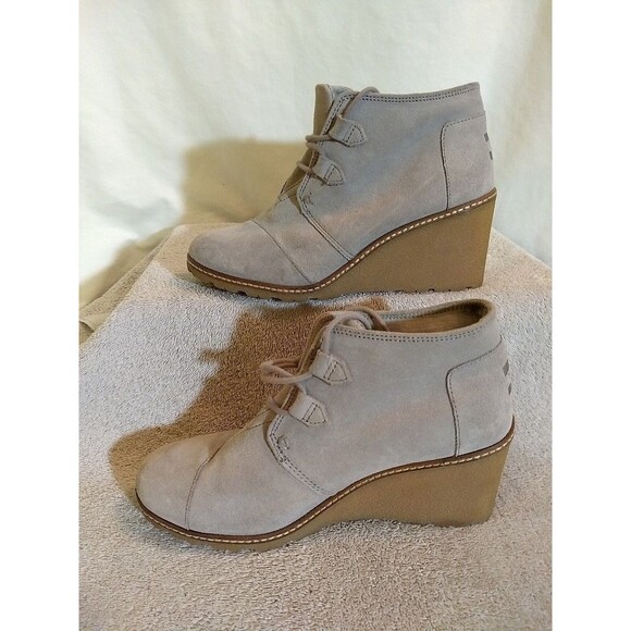 Tom's Women's Suede Wedge Lace Up Ankle Booties Gray Taupe Size W 9 Edgy - Picture 4 of 5